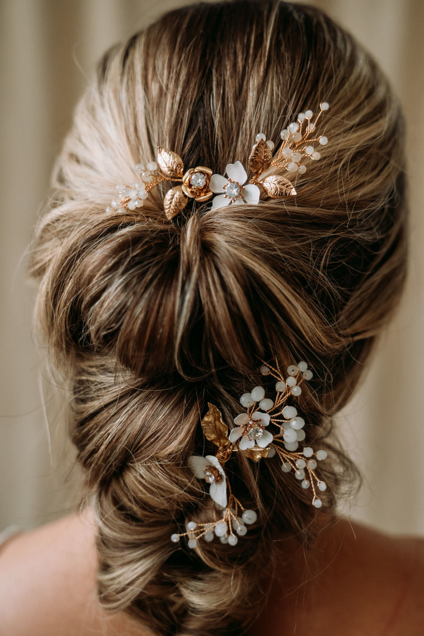 Set of bridal hairpins with opals, flowers, crystals and  display picture 1