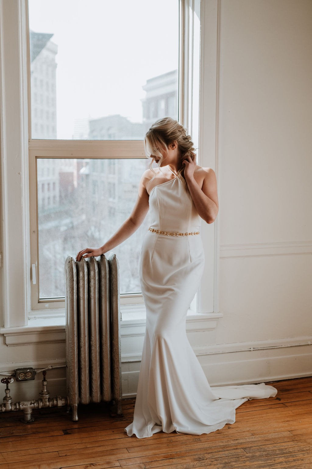 Luna & Stone Flower Bridal Sash Kate Sash - Boho Gold Flower Bridal Belt Sash with Pearls  main image 2